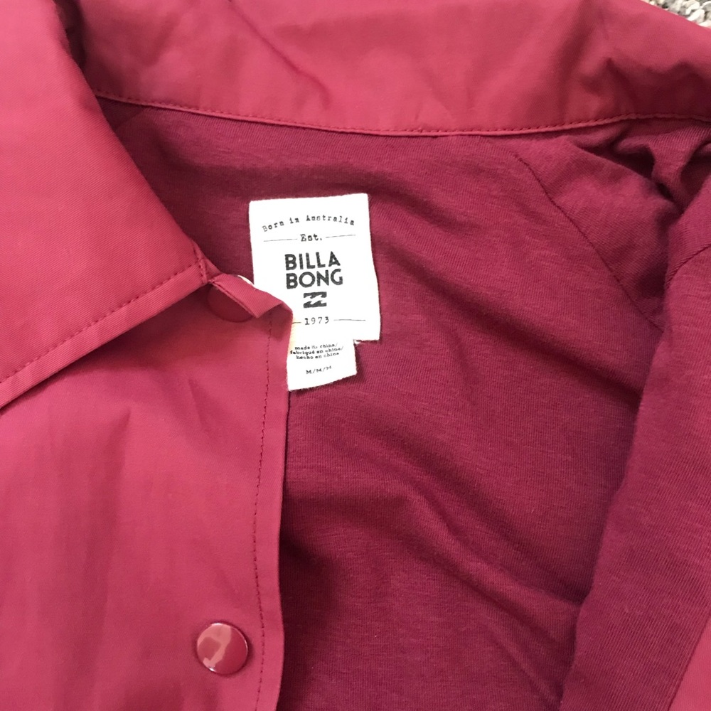 Billabong windbreaker. NWT